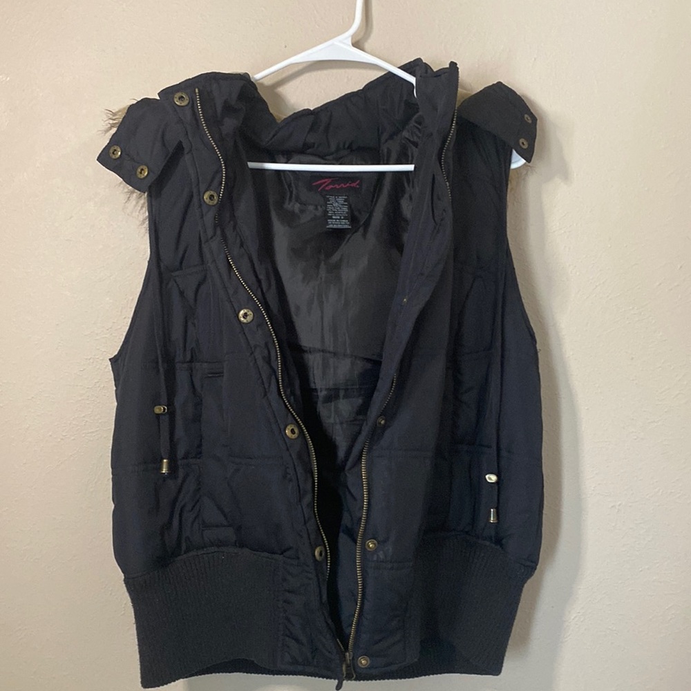 Torrid Black Puffer Vest with Fur Lined Hood (removable)